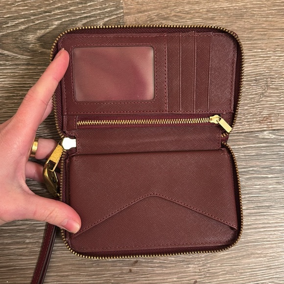 Fossil wallet with Wristlet - Picture 4 of 4